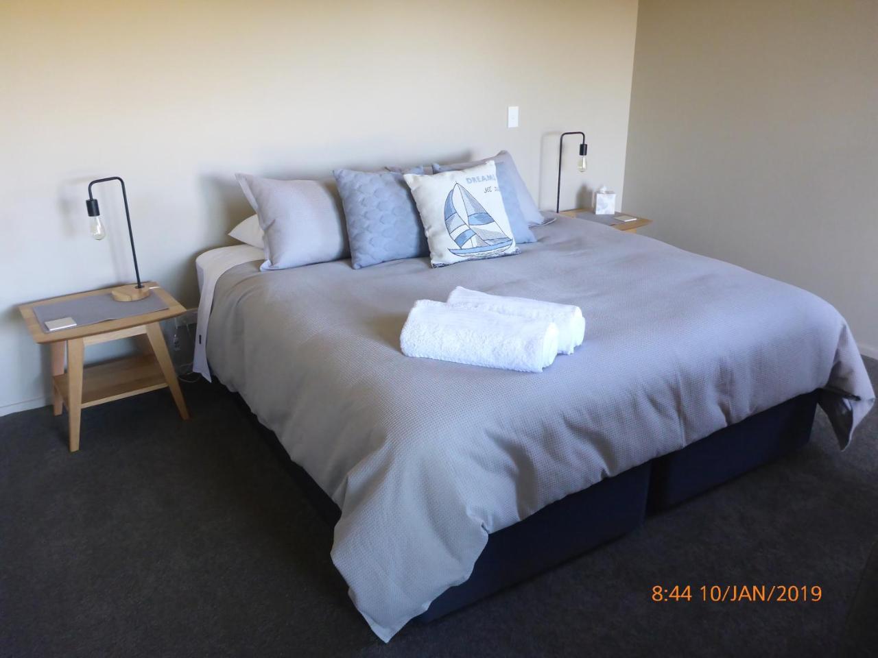 Fran And Frankie'S Bed & Breakfast Luggate Экстерьер фото